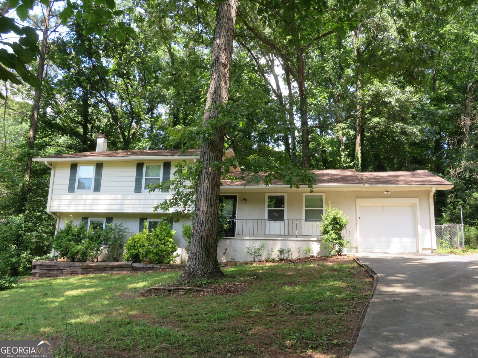 5512 ARROWHEAD Drive Acworth - 1