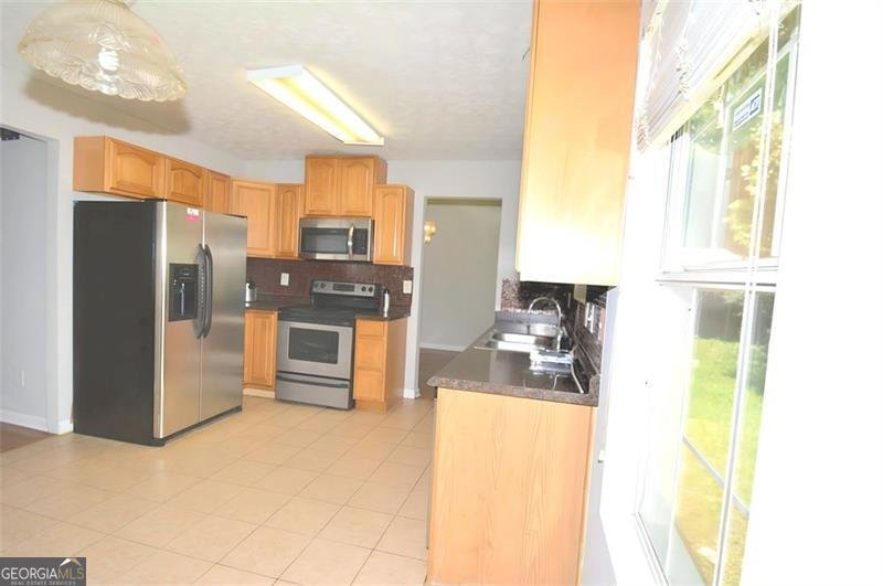 2172 COLD SPRINGS Circle Lithonia - 10