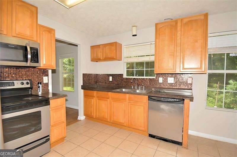 2172 COLD SPRINGS Circle Lithonia - 9