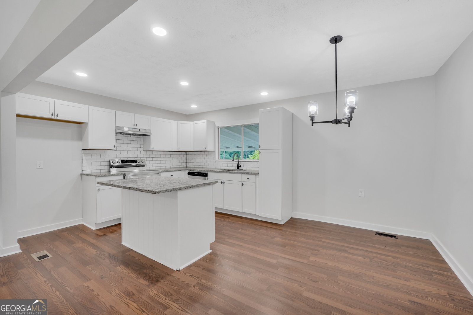976 Forsyth Street Monticello - 10