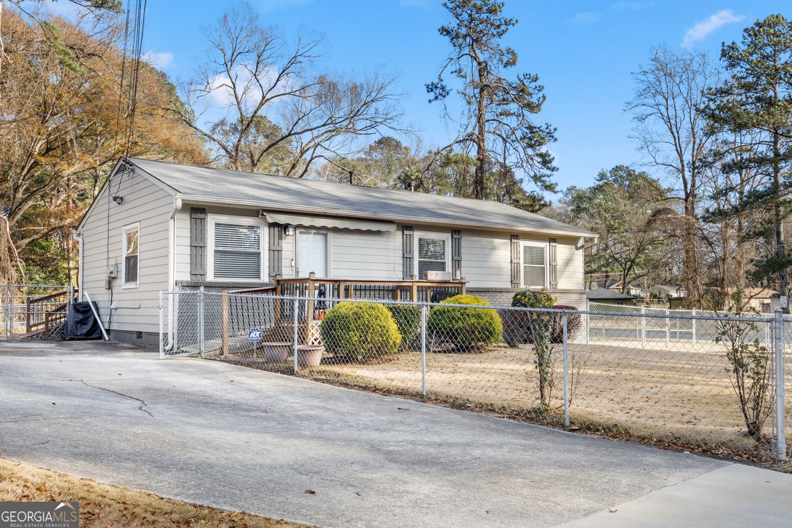 1035 Stonewall Drive Atlanta - 2