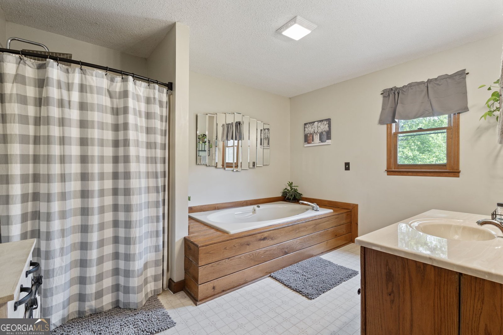 1615 East Vineyard Rd Hayesville - 30