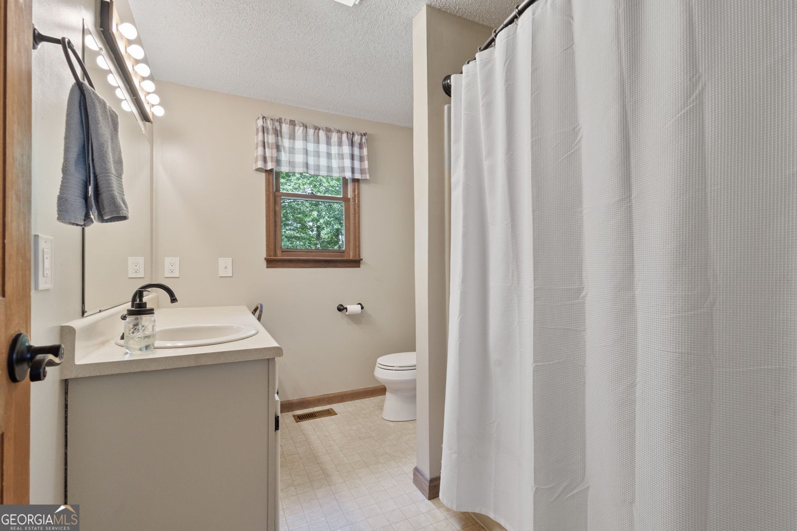 1615 East Vineyard Rd Hayesville - 38