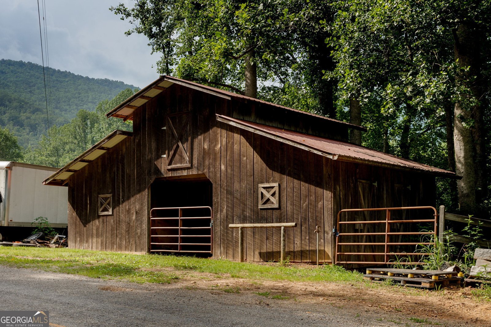 1615 East Vineyard Rd Hayesville - 60