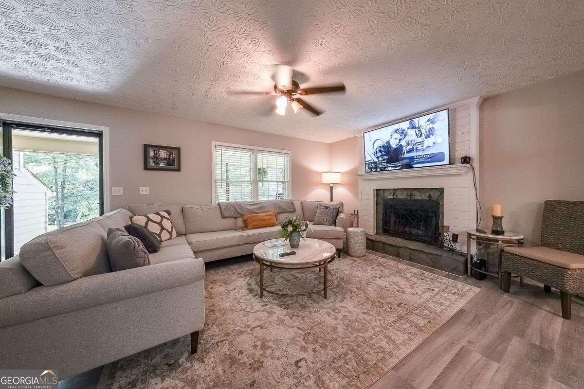 269 POWDER MILL Drive Dallas - 15