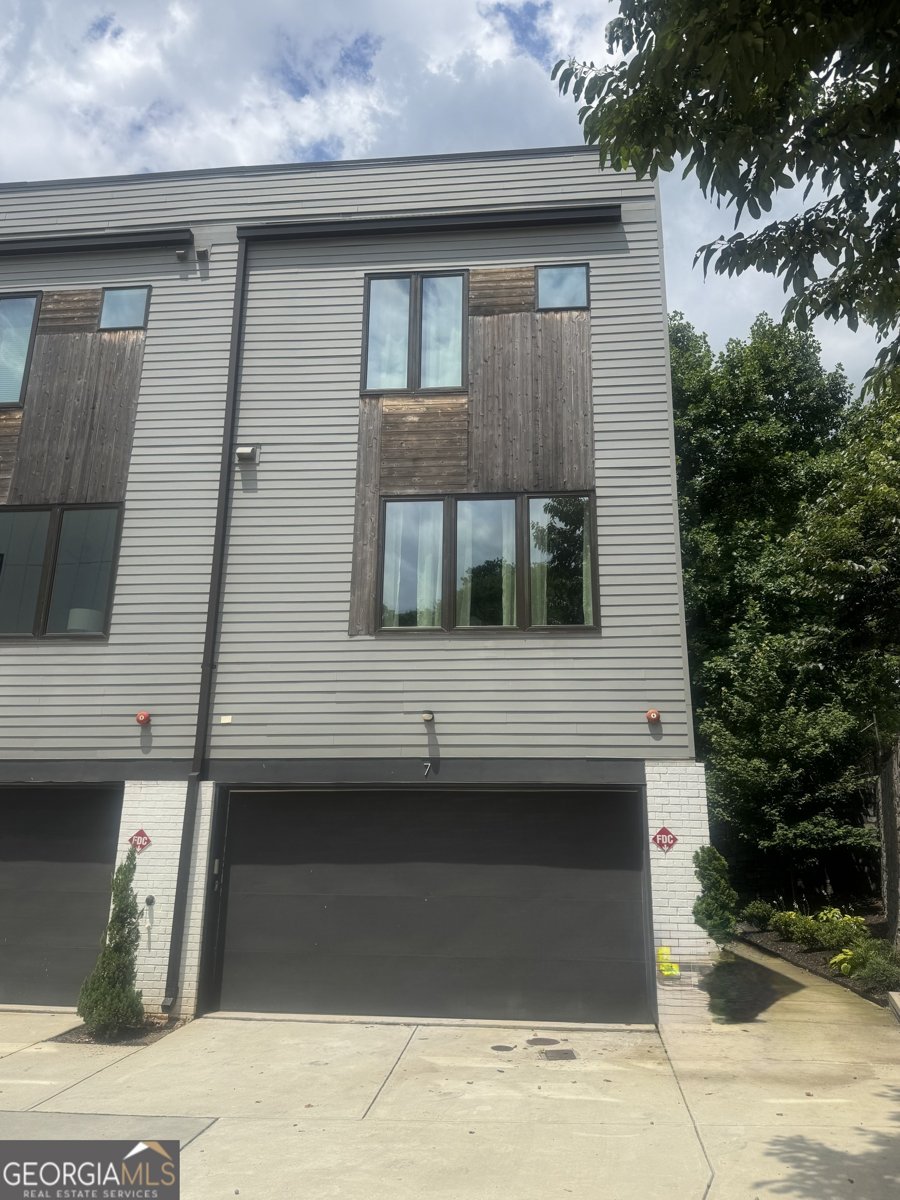 2424 Memorial Drive Drive Atlanta - 17