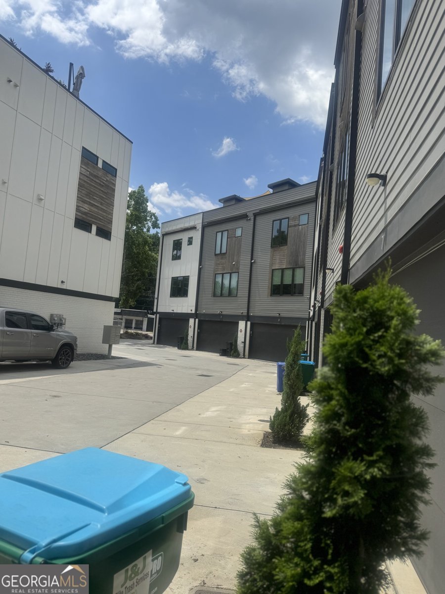2424 Memorial Drive Drive Atlanta - 28