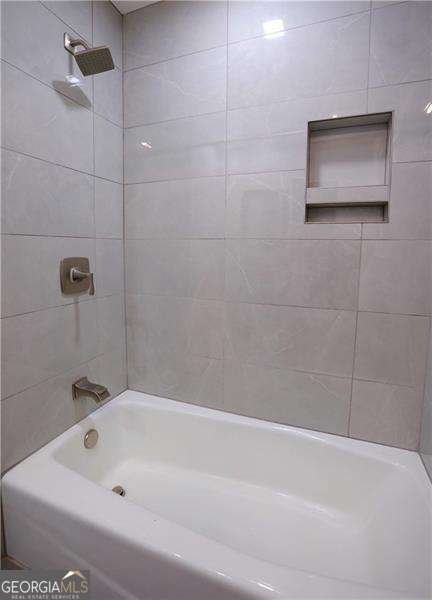 260 LAKEMONT Drive Roswell - 19