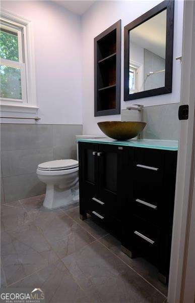 260 LAKEMONT Drive Roswell - 20