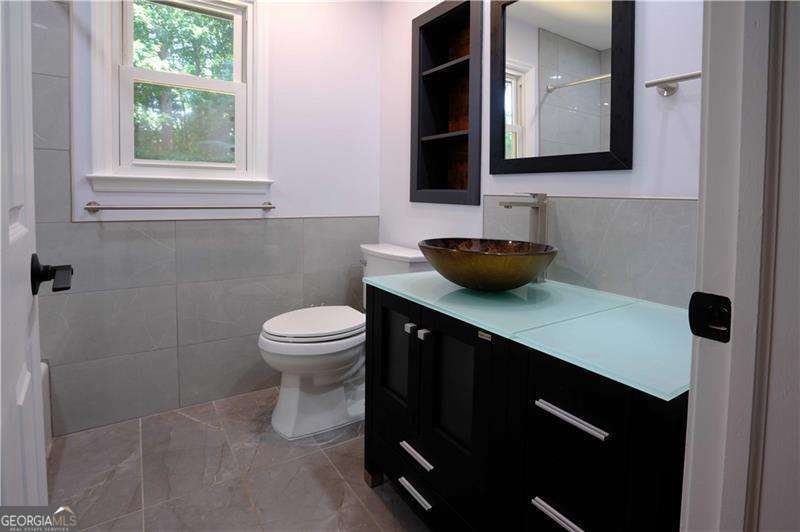 260 LAKEMONT Drive Roswell - 21