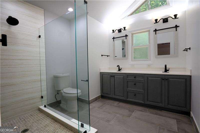 260 LAKEMONT Drive Roswell - 25