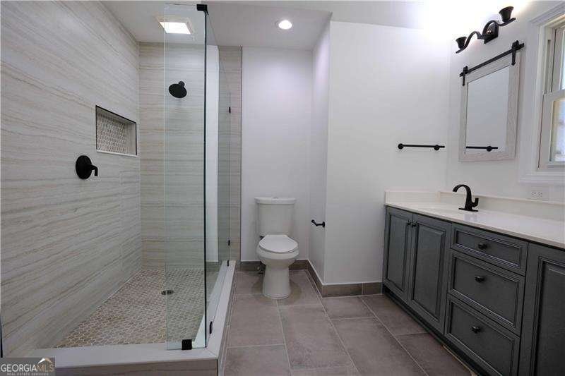 260 LAKEMONT Drive Roswell - 26