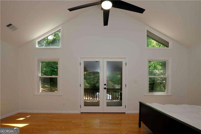 260 LAKEMONT Drive Roswell - 33