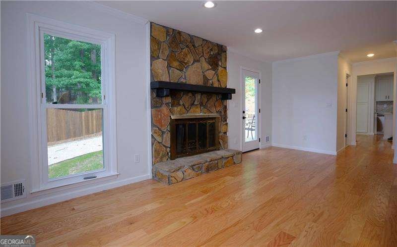 260 LAKEMONT Drive Roswell - 42