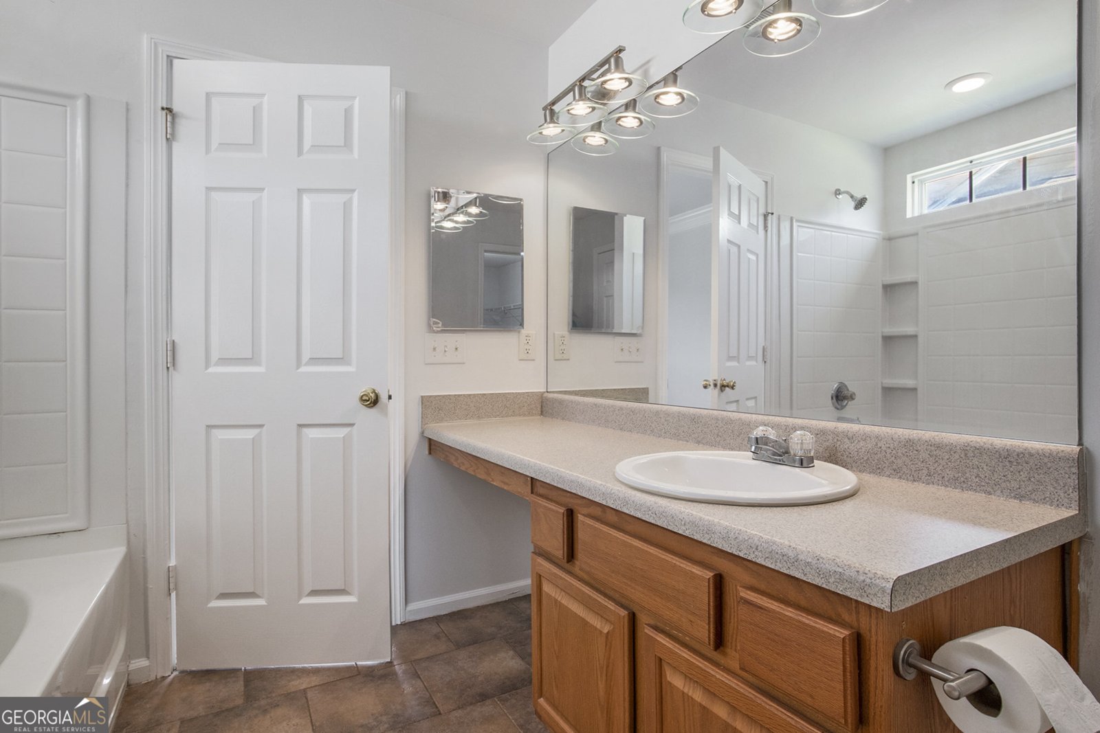 926 Hawthorn Lane Grayson - 16