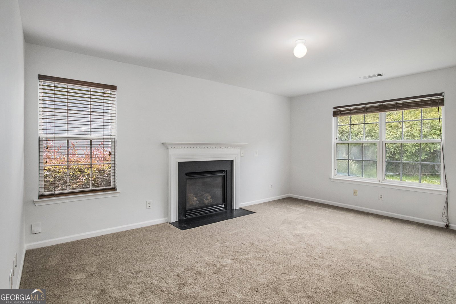 926 Hawthorn Lane Grayson - 3