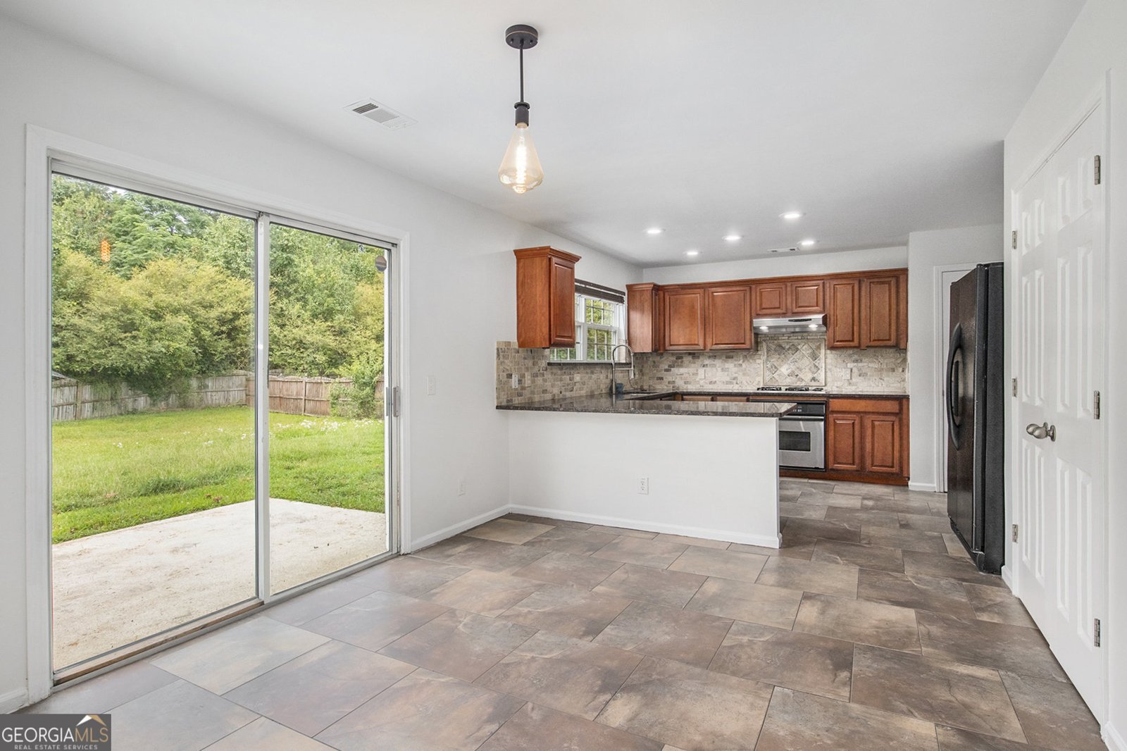 926 Hawthorn Lane Grayson - 6