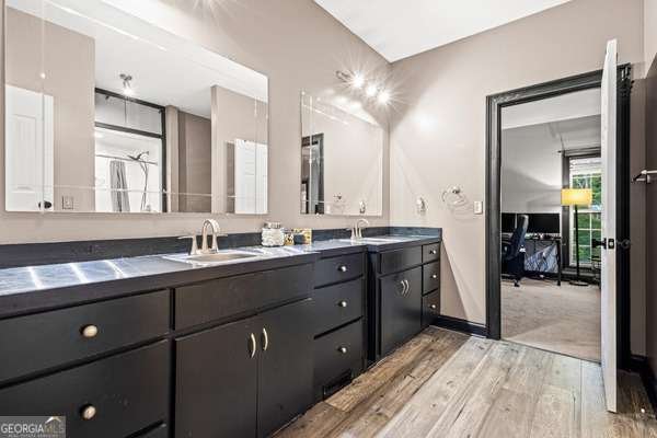 245 Cook Street Alto - 24