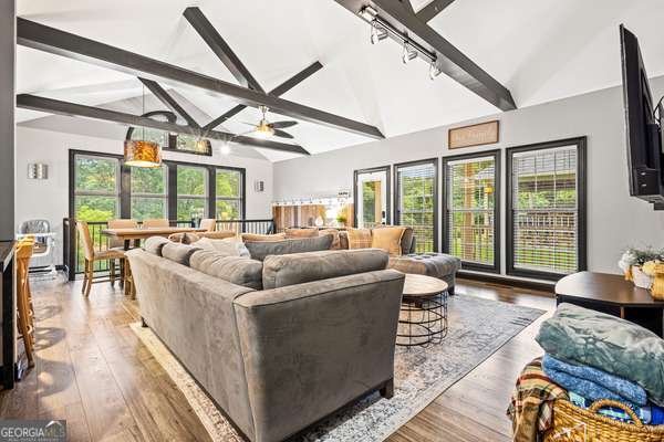 245 Cook Street Alto - 5