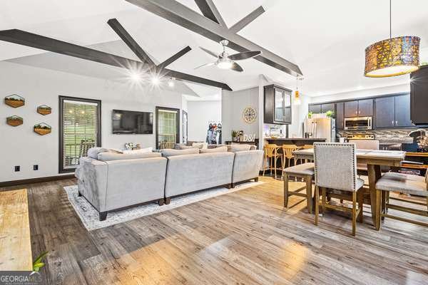 245 Cook Street Alto - 6