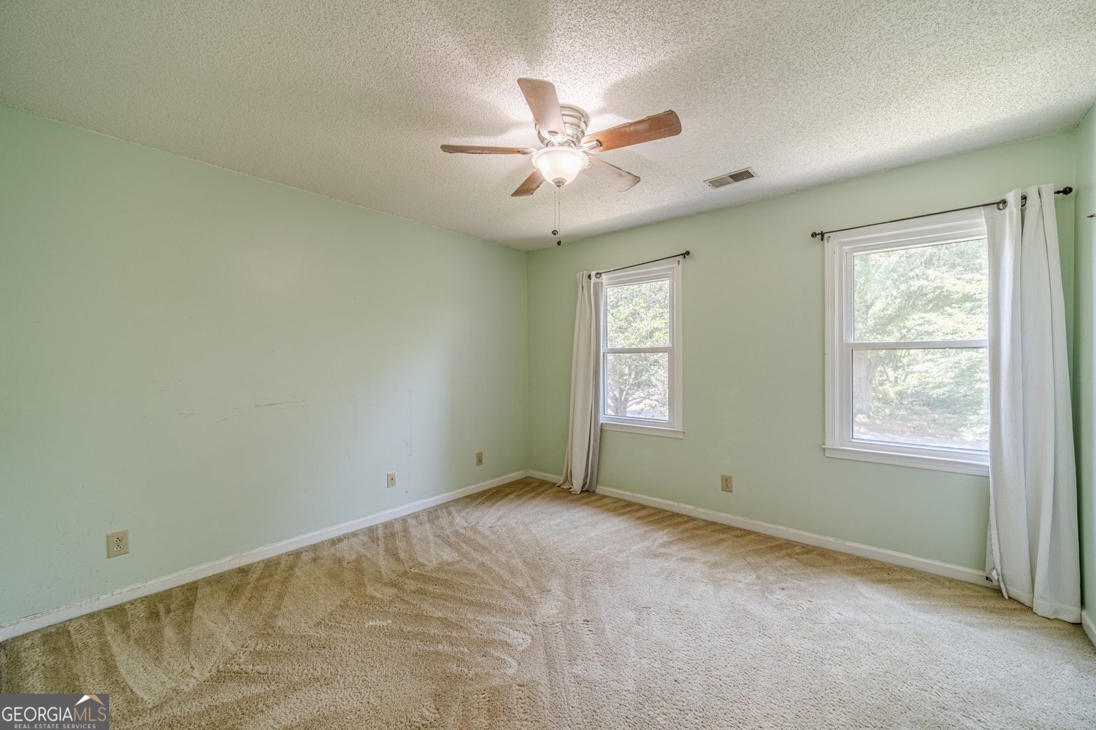 4989 WOODFALL Drive Lilburn - 4