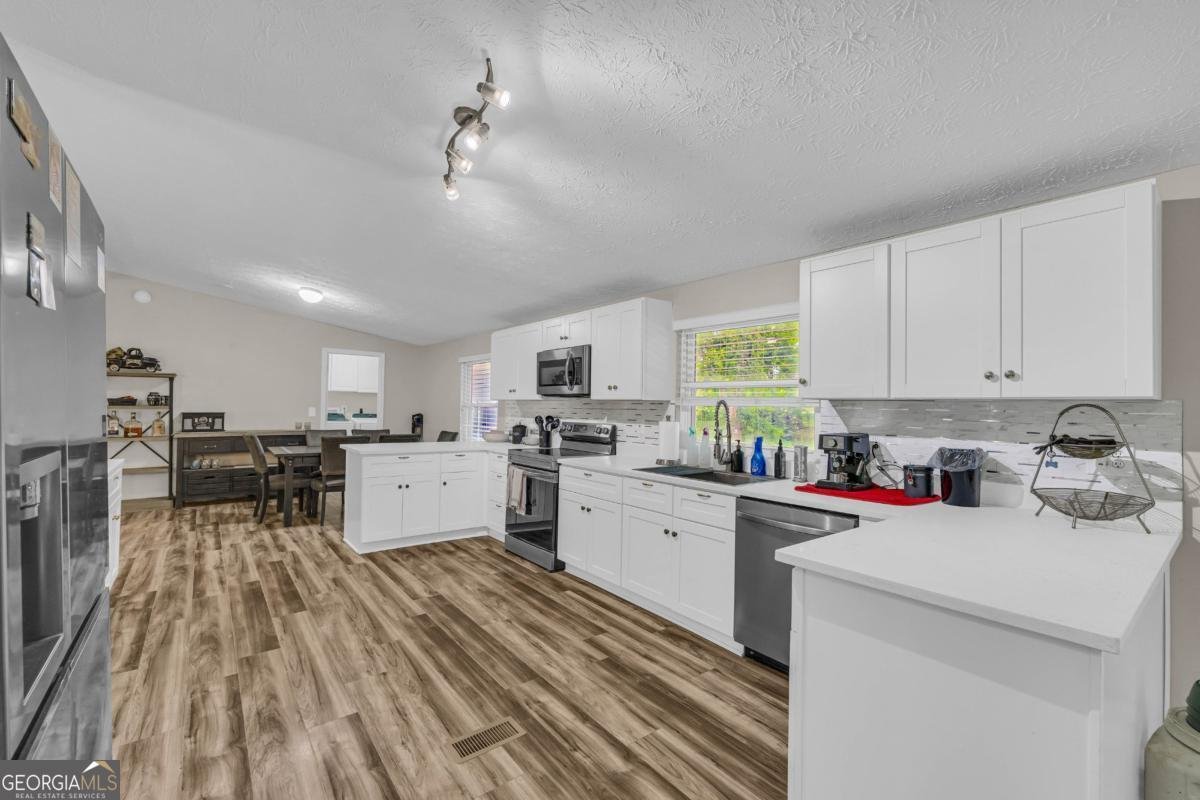 5711 Hill View Drive Oxford - 11