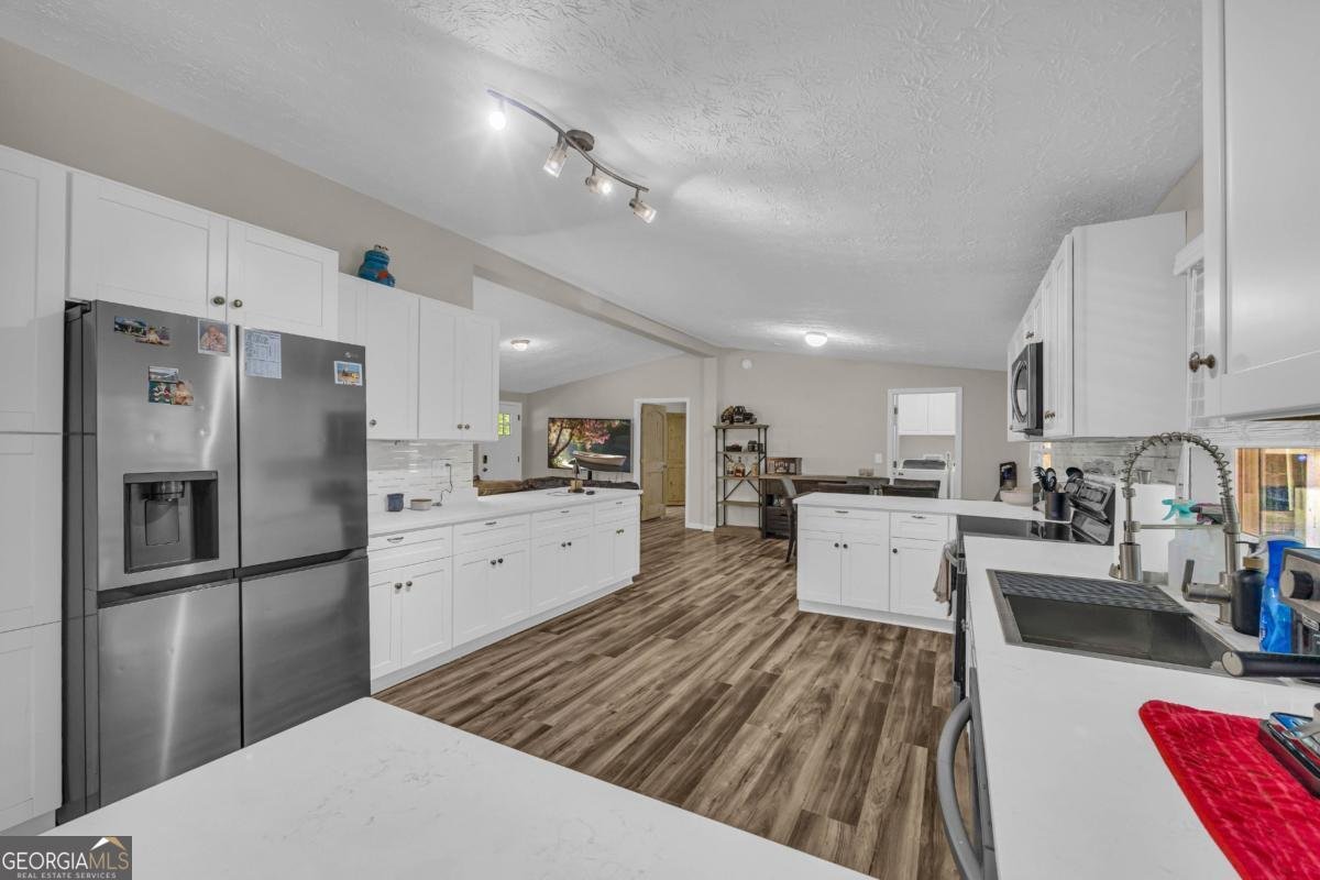 5711 Hill View Drive Oxford - 12