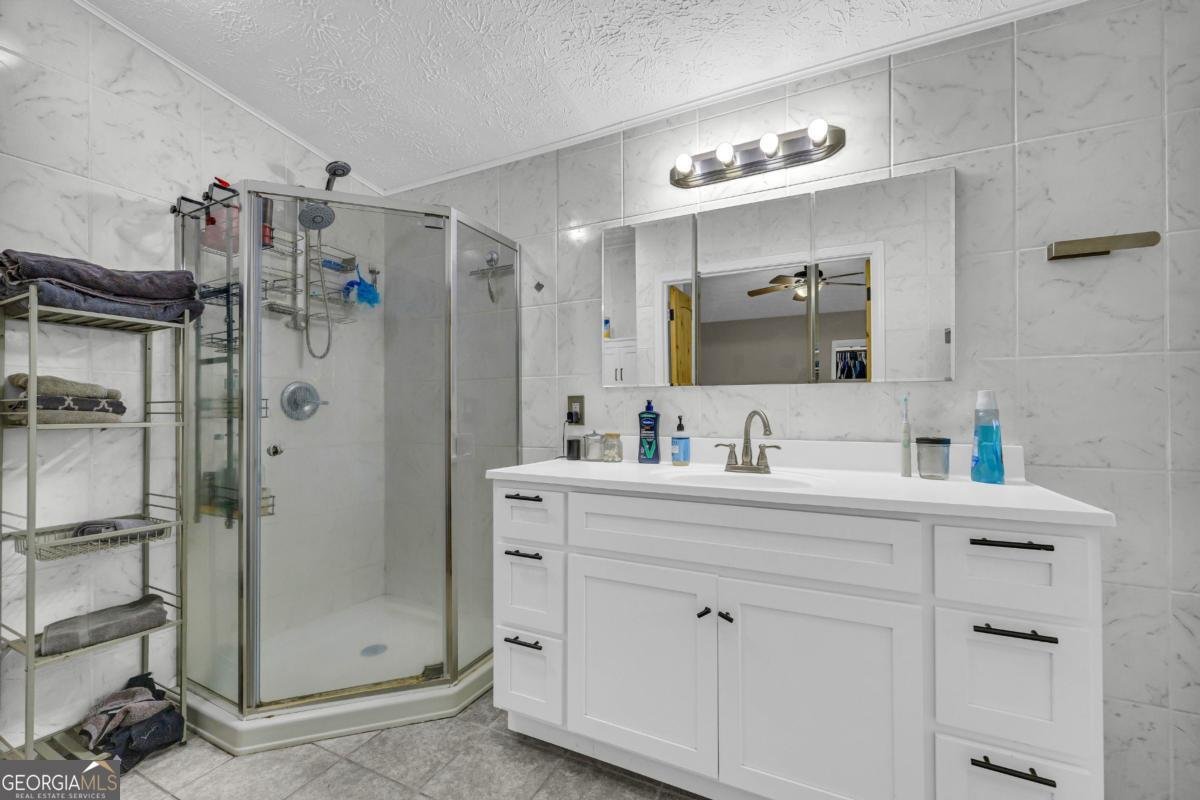 5711 Hill View Drive Oxford - 5
