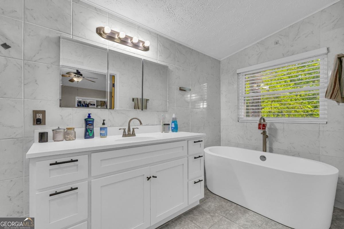 5711 Hill View Drive Oxford - 6