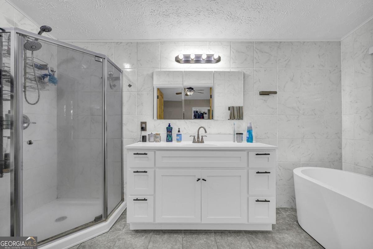 5711 Hill View Drive Oxford - 7