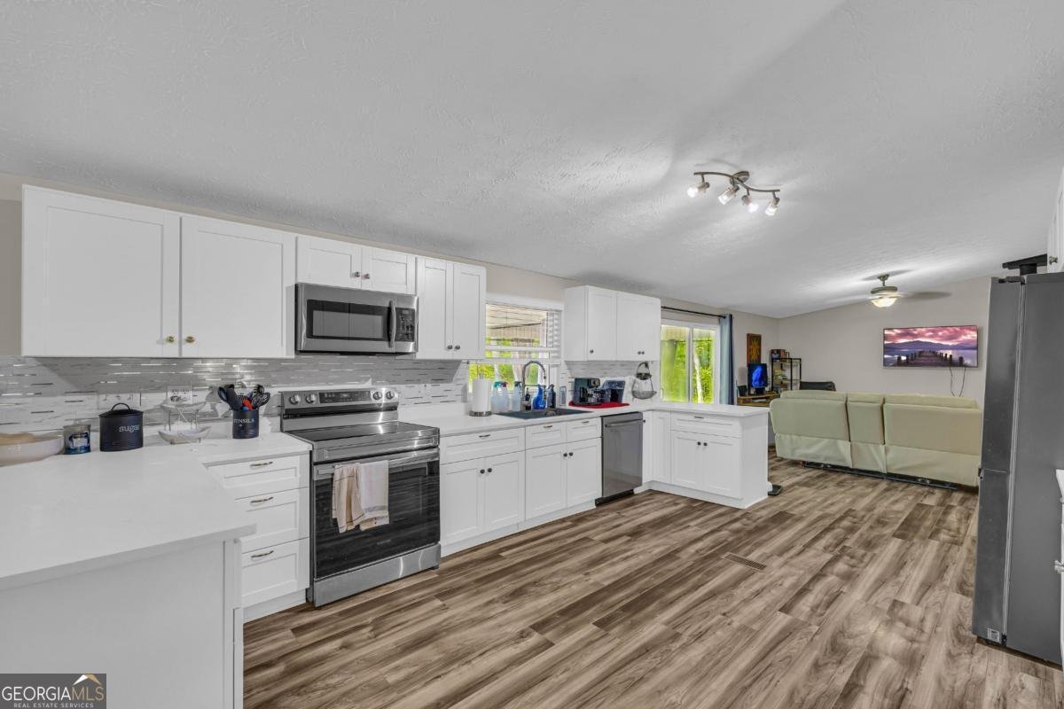 5711 Hill View Drive Oxford - 9