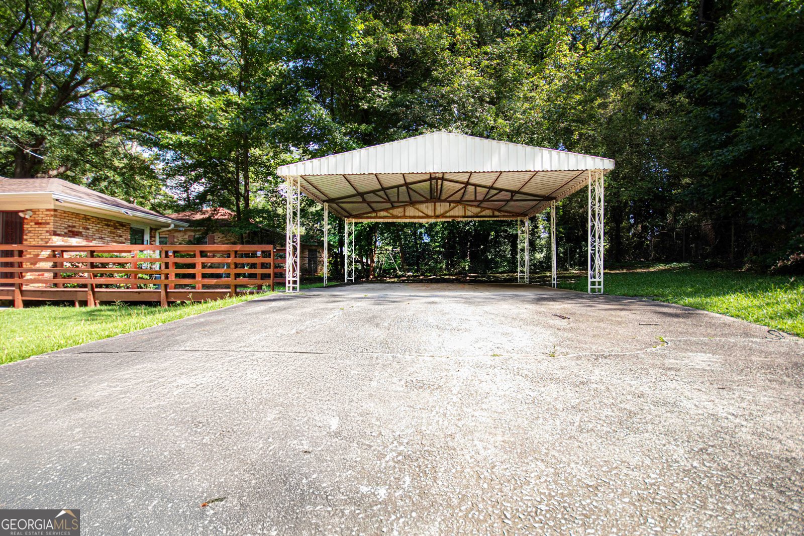 650 Lynhurst Drive Atlanta - 23