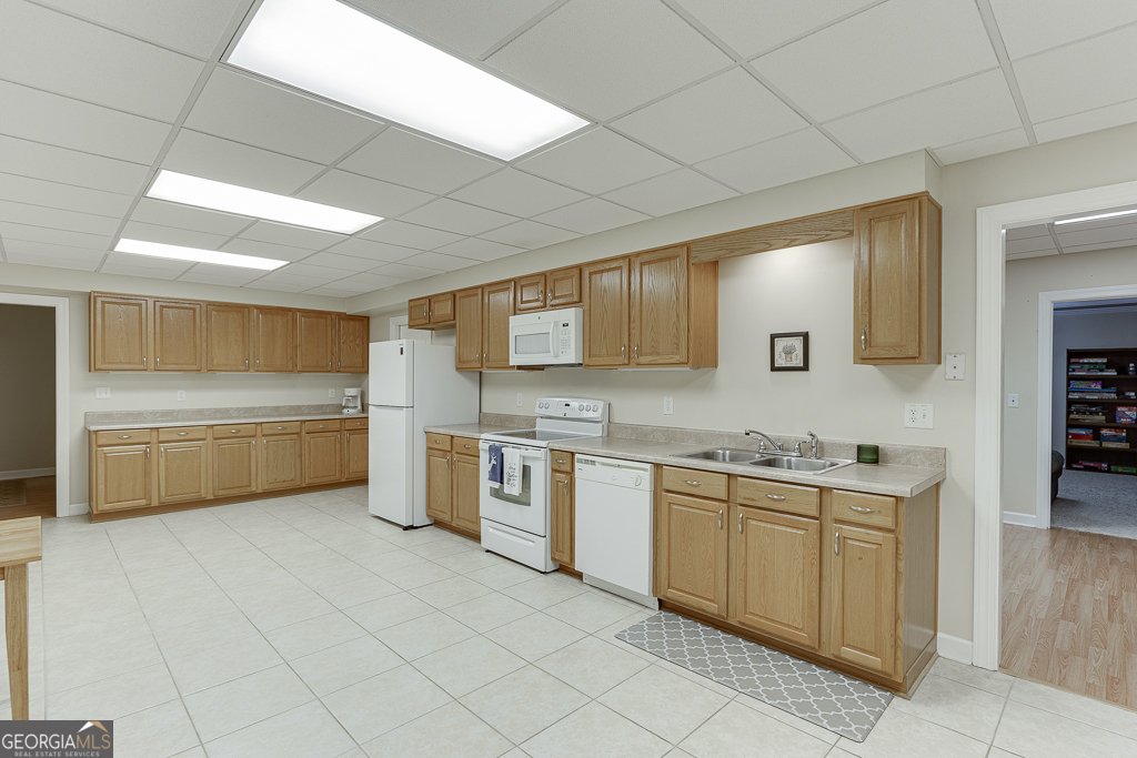 995 Lewis Ridge Circle Lawrenceville - 40