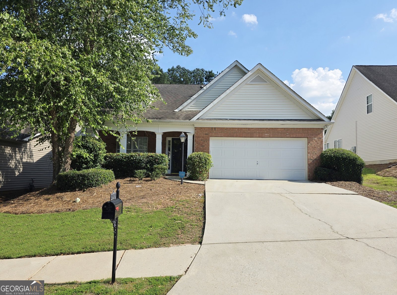 537 Goldfinch Way Stockbridge - 1