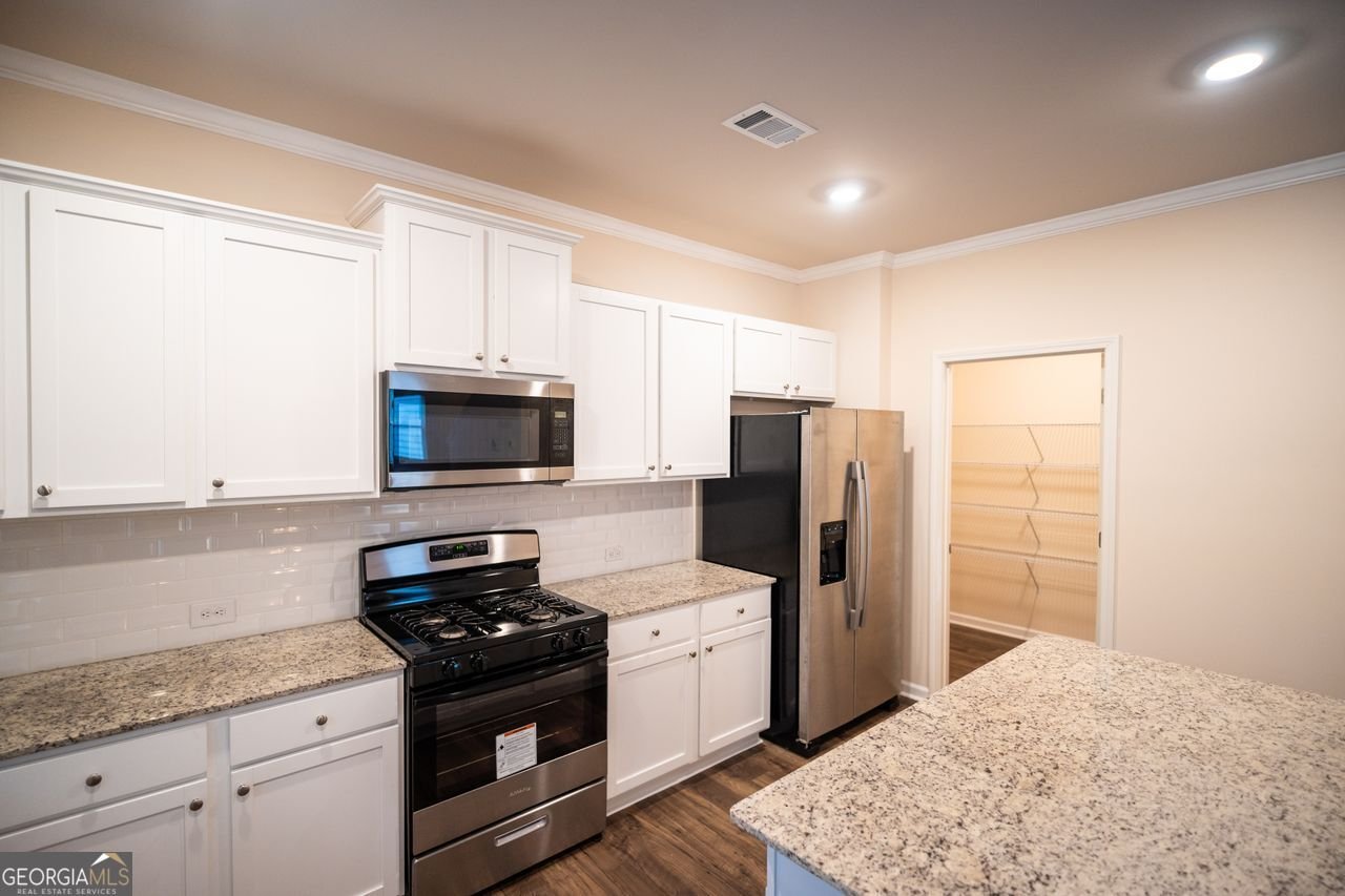 490 Barnwood Lane Dawsonville - 24