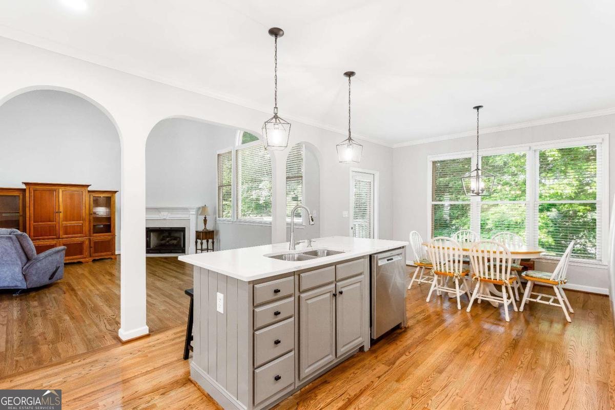 8073 RIDGE Valley Woodstock - 12