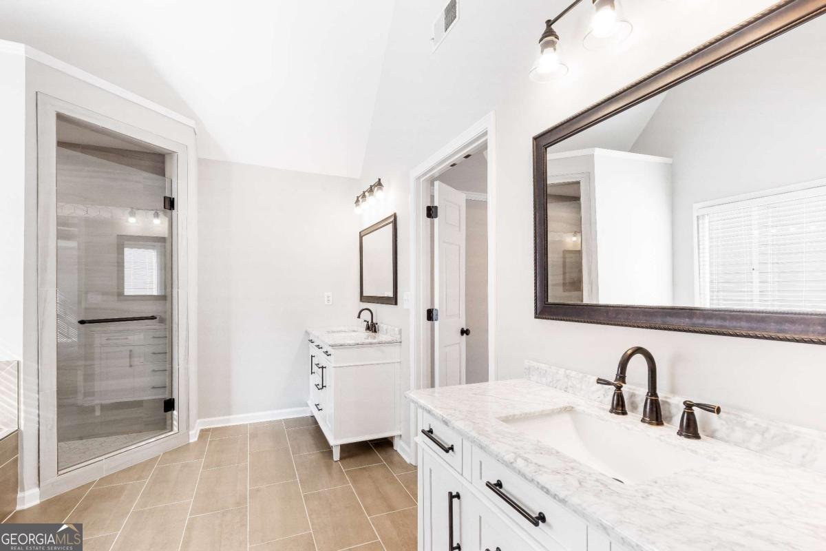 8073 RIDGE Valley Woodstock - 19