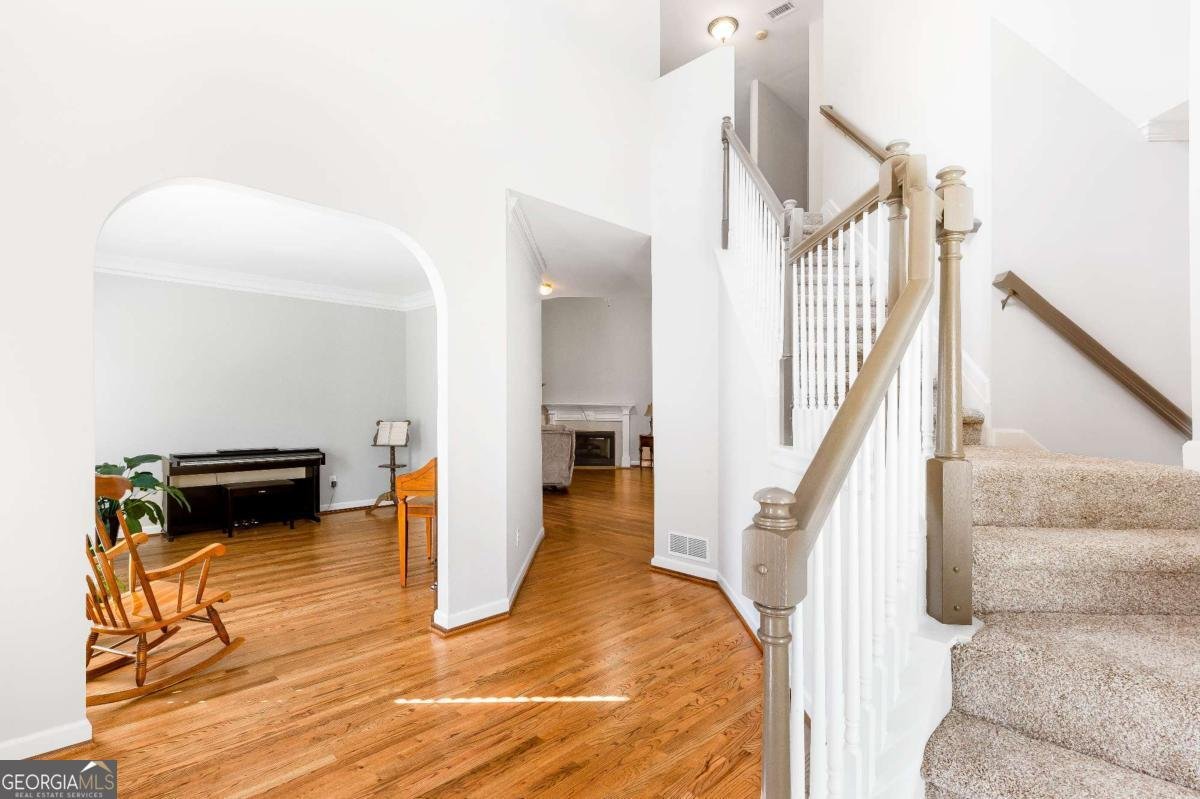 8073 RIDGE Valley Woodstock - 3