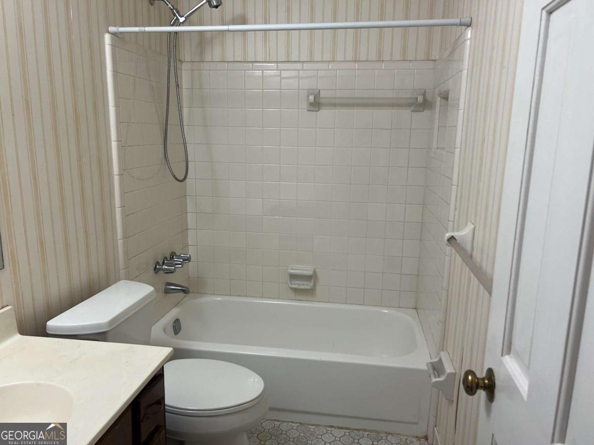 1725 Spindle Top Court Lilburn - 1