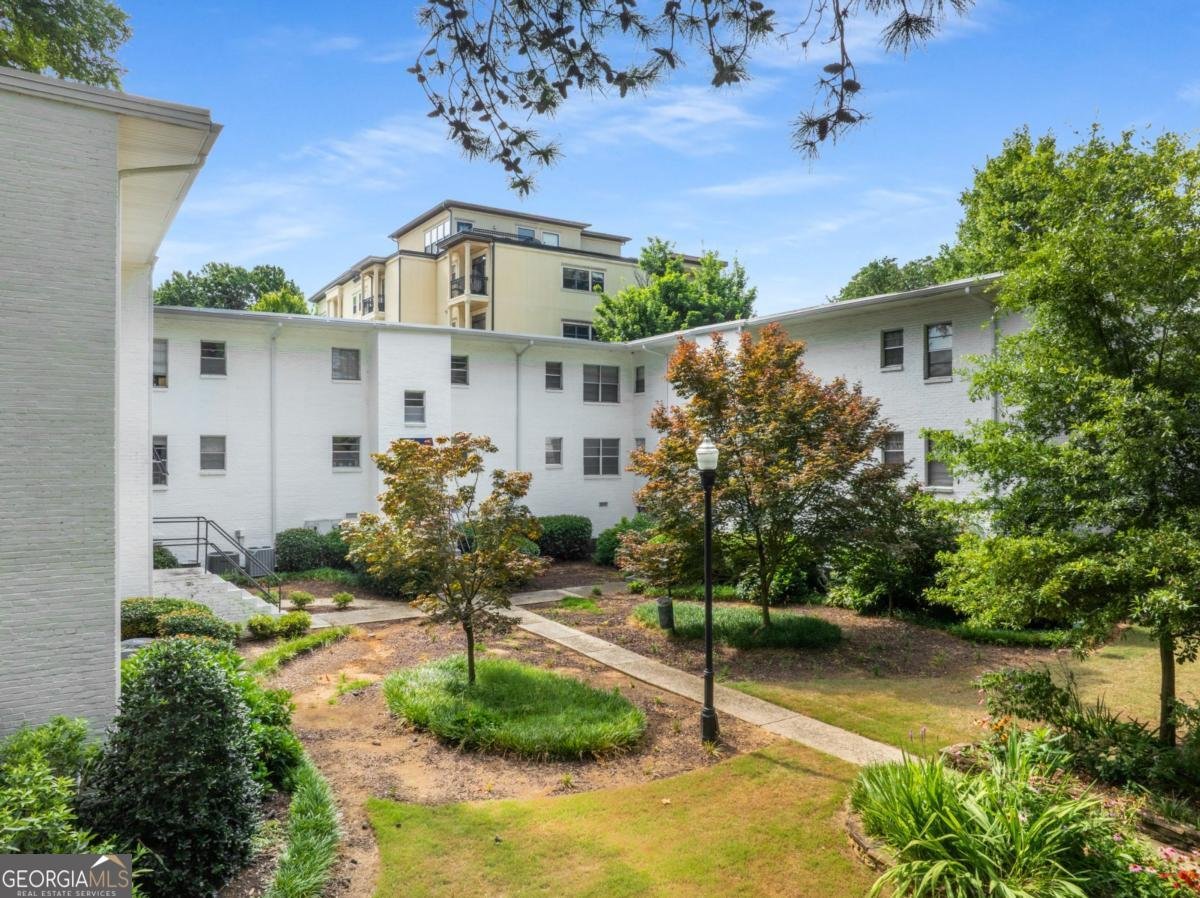 2240 Cheshire Bridge Road Atlanta - 27