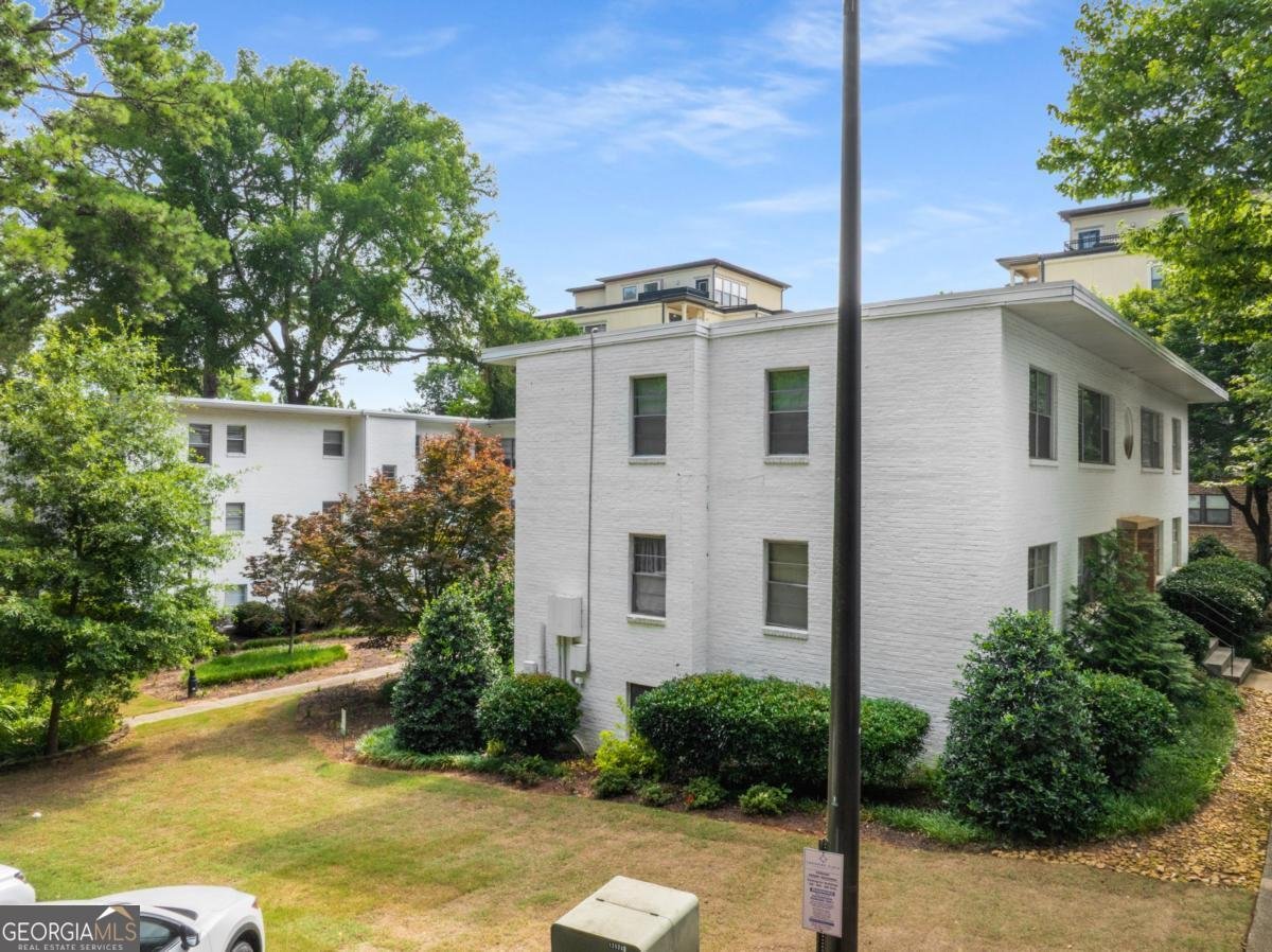 2240 Cheshire Bridge Road Atlanta - 28