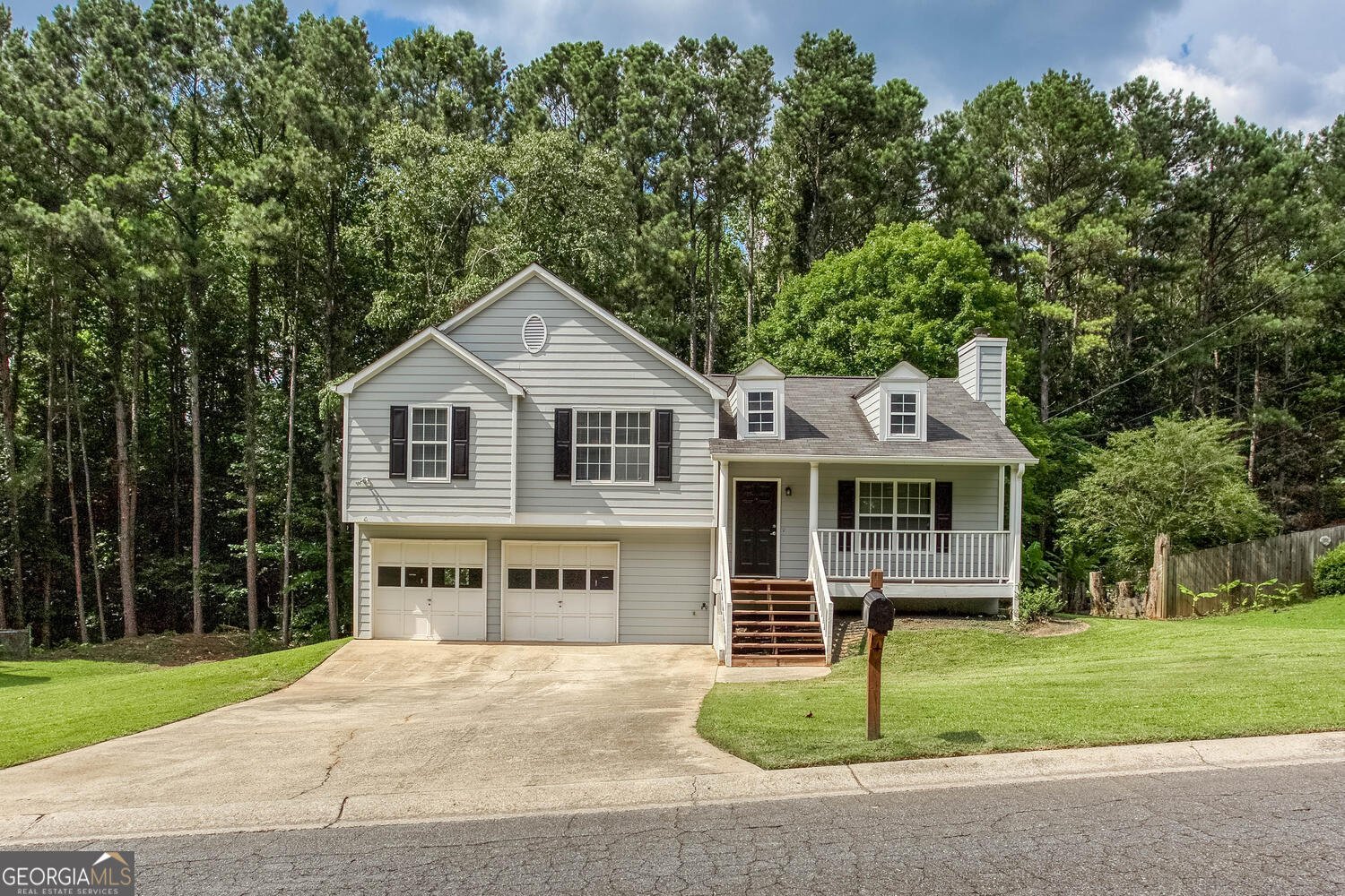 1049 Braddock Circle Woodstock - 2
