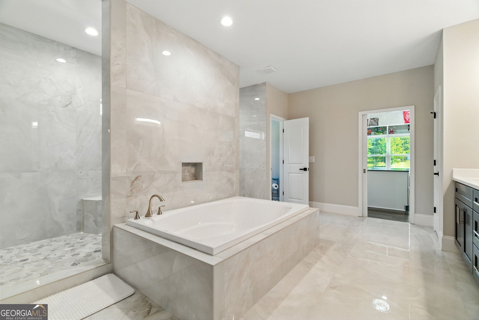 4421 Meadowwood Drive Loganville - Photo 14