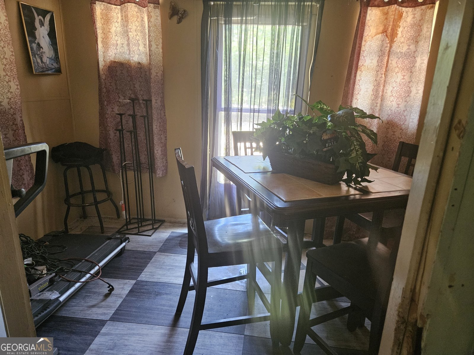 606 Davis Street Sylvania - 1
