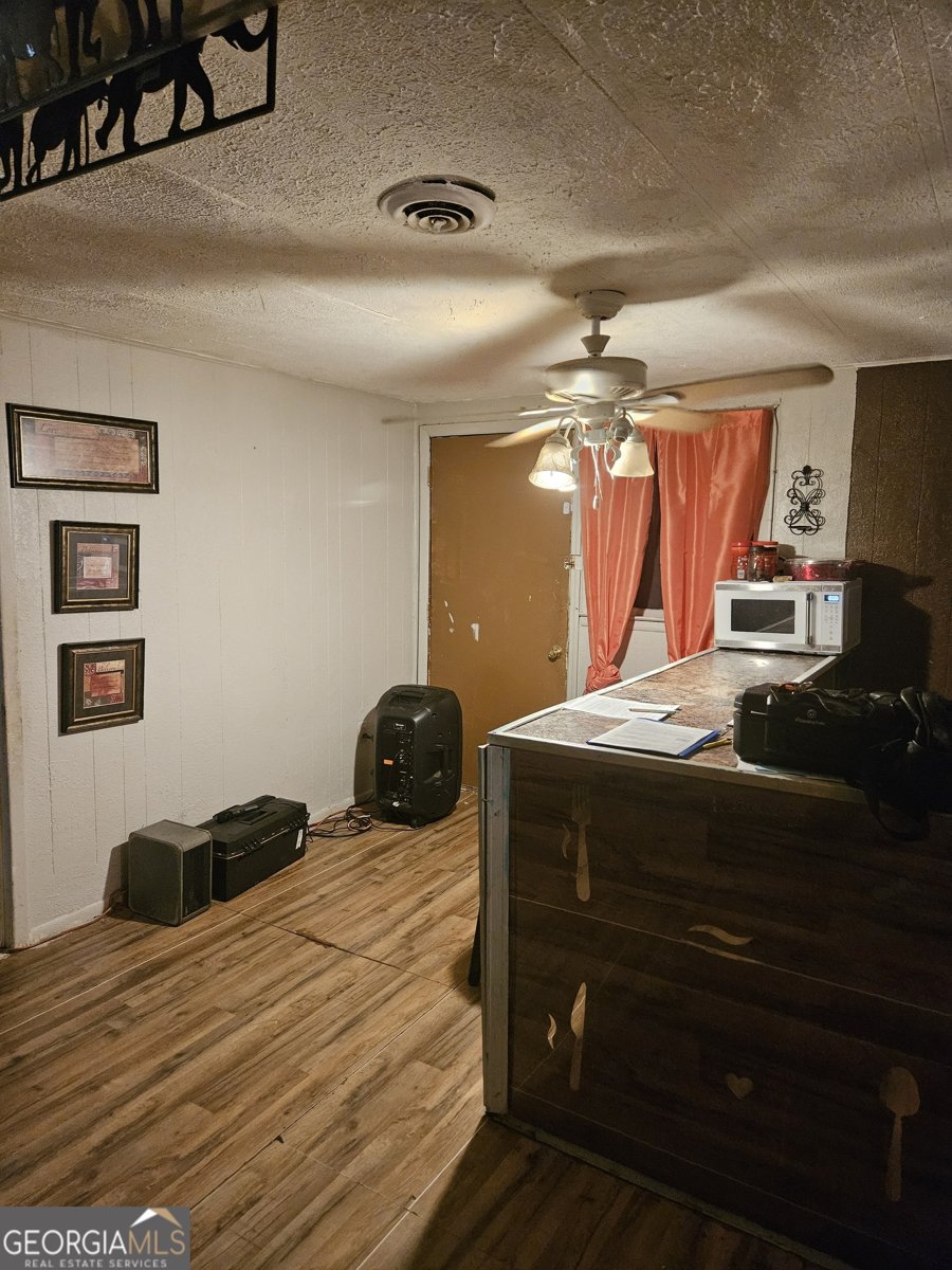 606 Davis Street Sylvania - 11