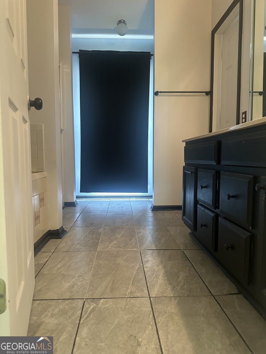 393 MACLAND DR LAWRENCEVILLE - 18