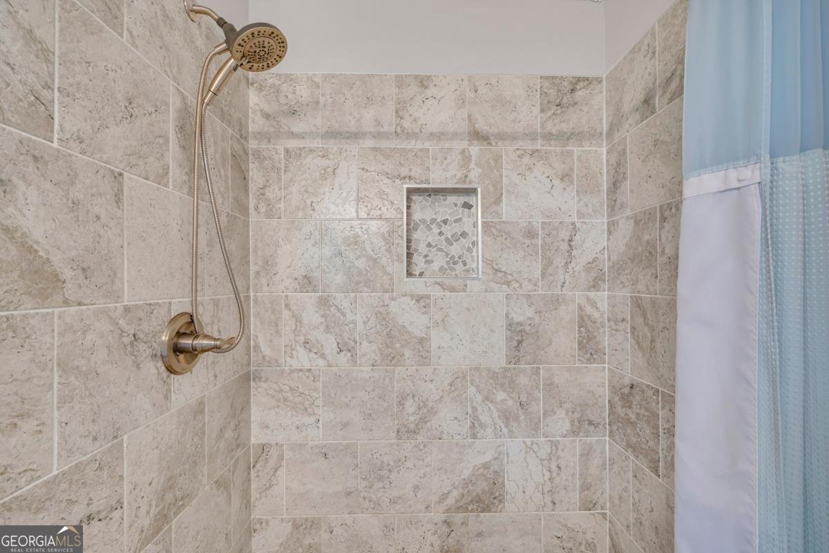 2560 Fairlane Drive Cumming - 27