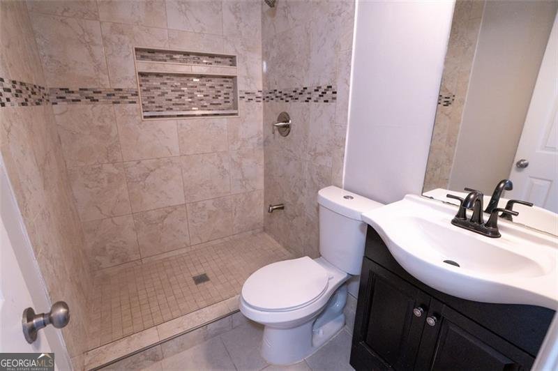 128 Garden Stockbridge - 5
