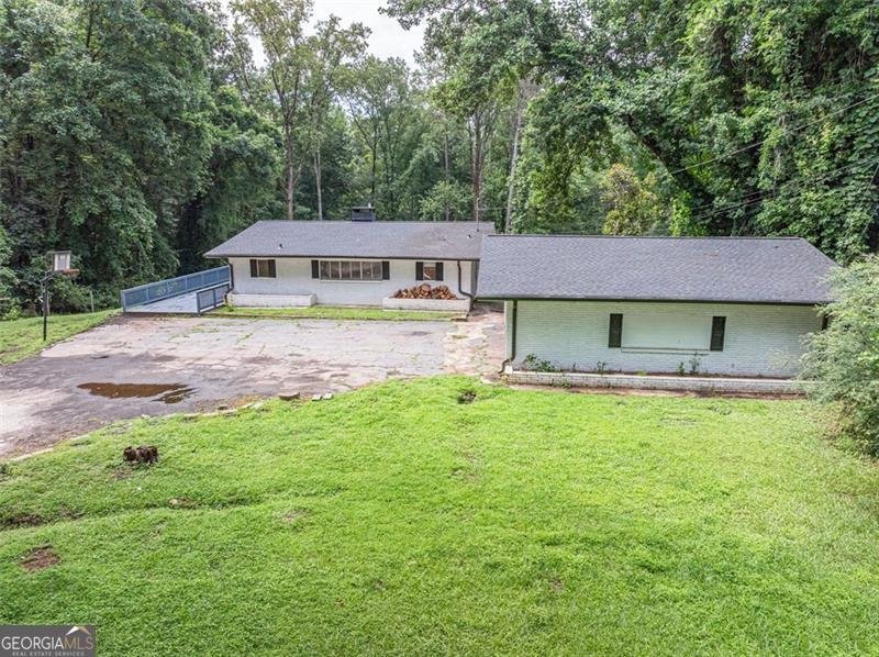 8035 ROCKBRIDGE Road Lithonia - 27