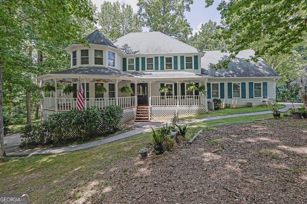 402 Leslie Court Woodstock - 1